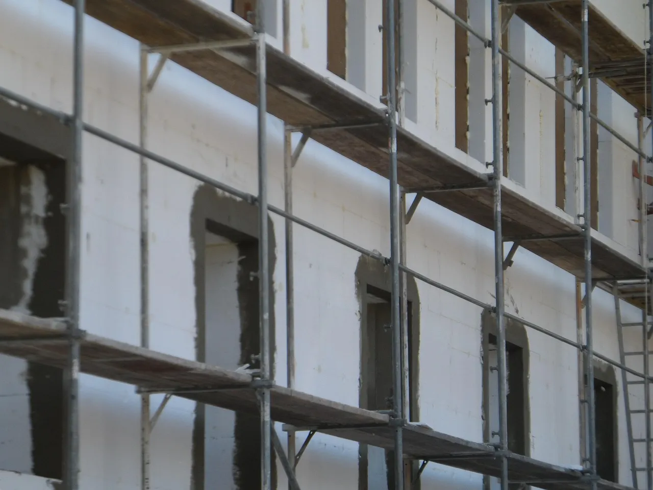 Jak uzyskać dofinansowanie na ocieplenie domu z programu Czyste Powietrze 2025