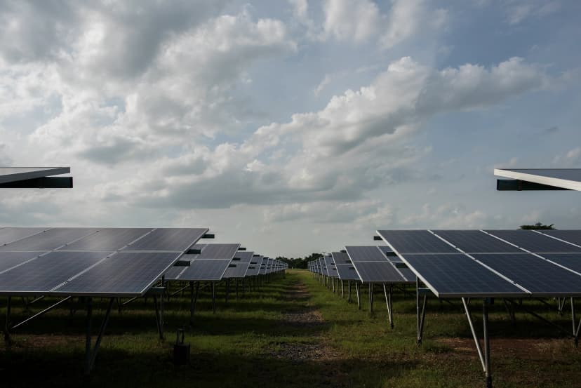 Czy magazyn energii jest potrzebny do fotowoltaiki – co warto wiedzieć przed montażem?